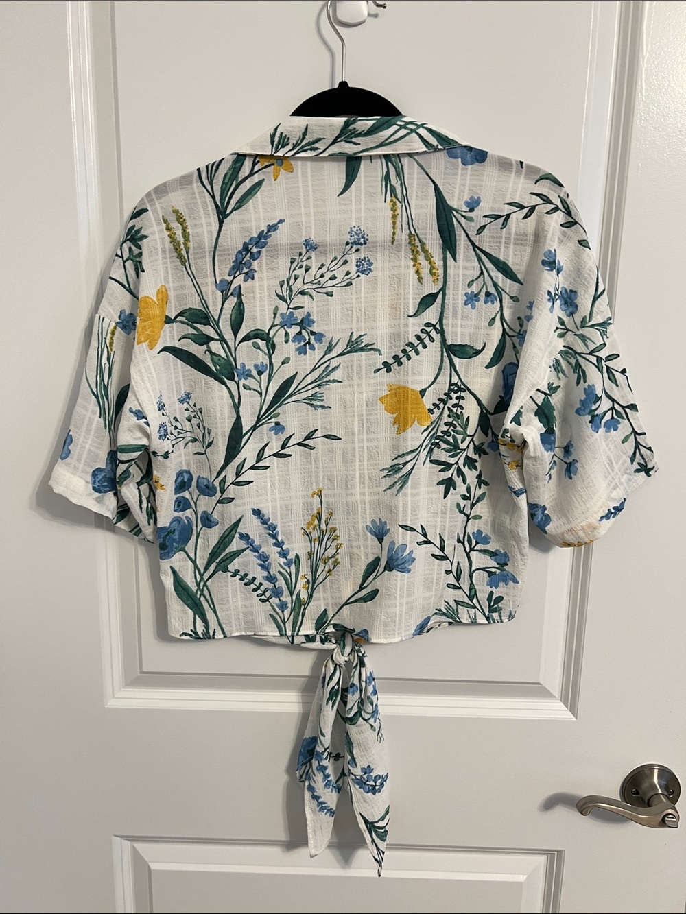 C by One White Floral Tie-Front Crop Shirt - Picture 3 of 3
